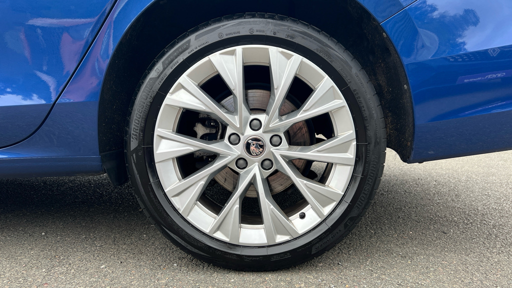 Skoda Superb 1.5 Tsi E-tec Se L Dsg White #24