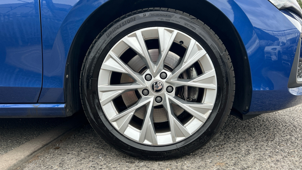 Skoda Superb 1.5 Tsi E-tec Se L Dsg White #26