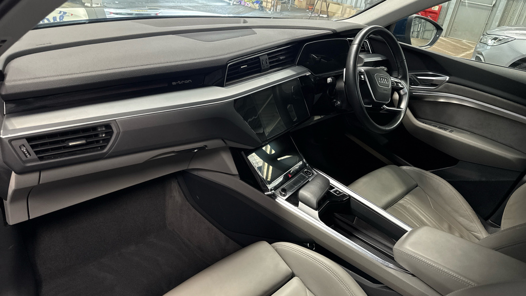 Audi E-tron 230Kw 50 Quattro 71Kwh Launch Edition  #10