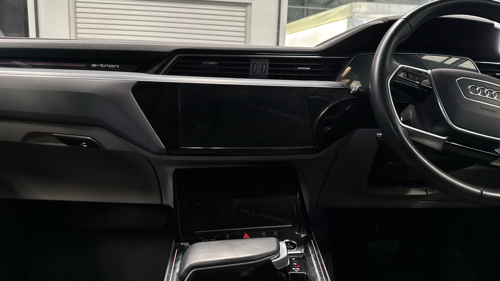 Audi E-tron 230Kw 50 Quattro 71Kwh Launch Edition  #12