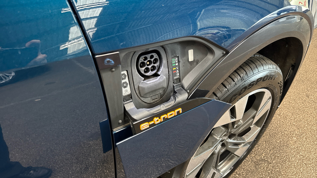 Audi E-tron 230Kw 50 Quattro 71Kwh Launch Edition  #21