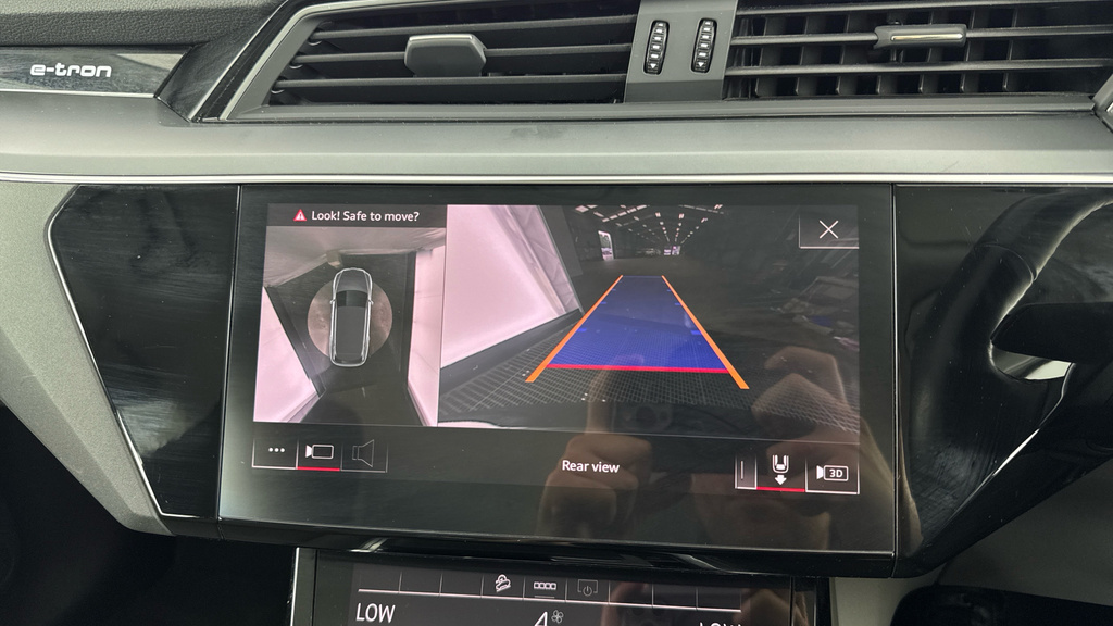 Audi E-tron 230Kw 50 Quattro 71Kwh Launch Edition  #23