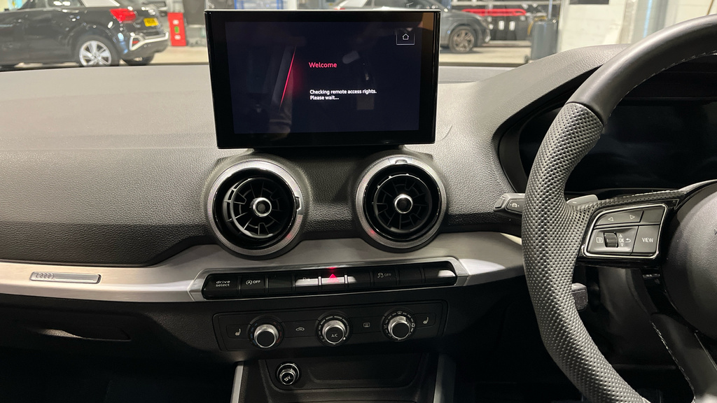 Audi Q2 35 Tfsi Black Edition S Tronic Tech Pro Grey #13