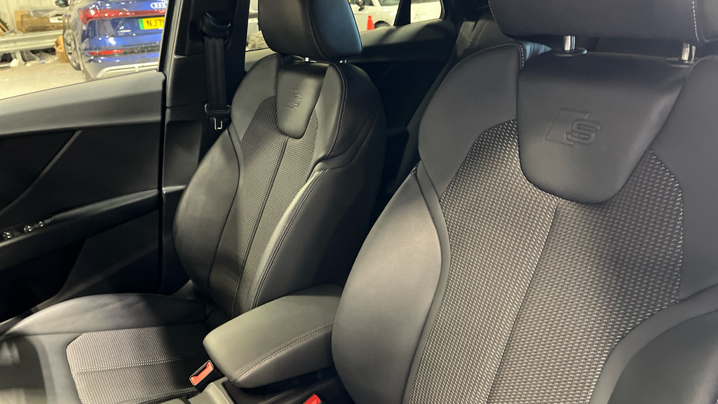 Audi Q2 35 Tfsi Black Edition S Tronic Tech Pro Grey #31