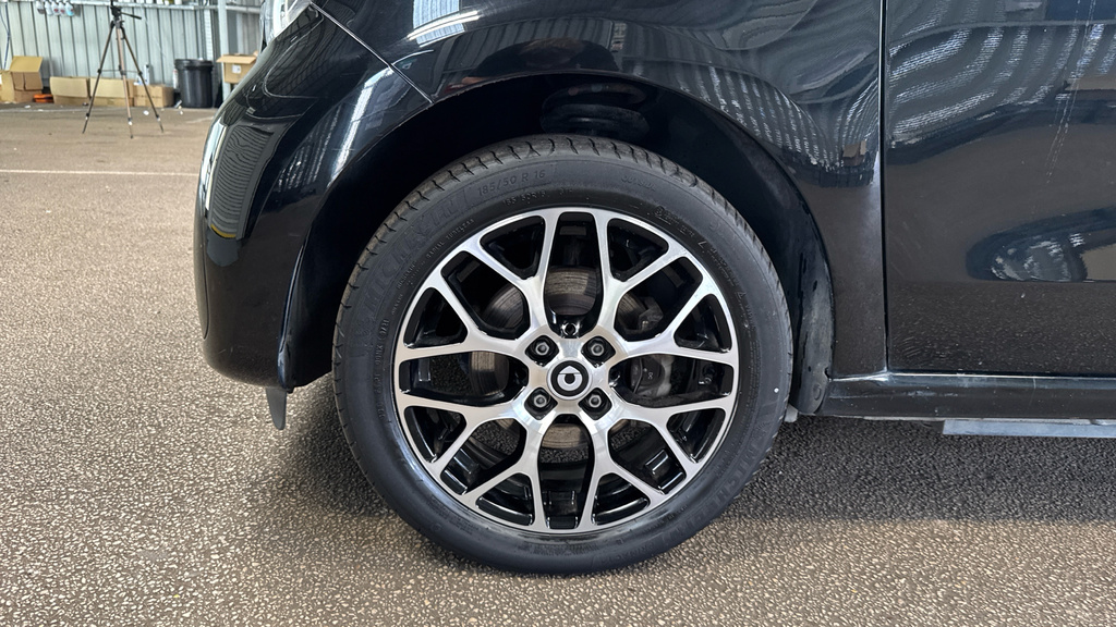Smart Forfour 60Kw Eq Exclusive 17Kwh 22Kwch Red #17