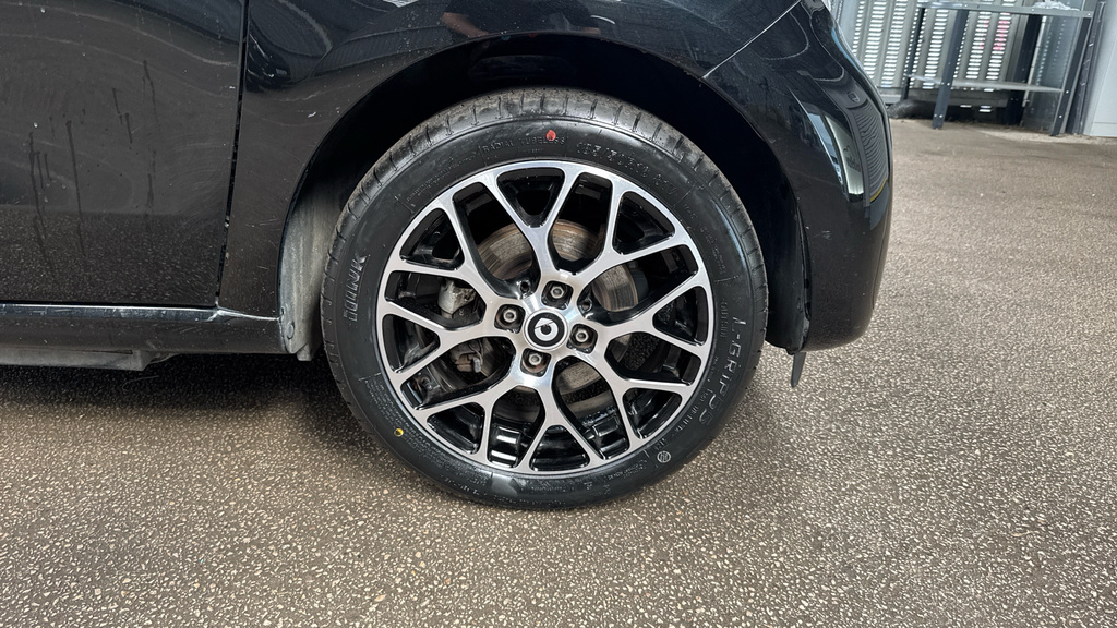 Smart Forfour 60Kw Eq Exclusive 17Kwh 22Kwch Red #20