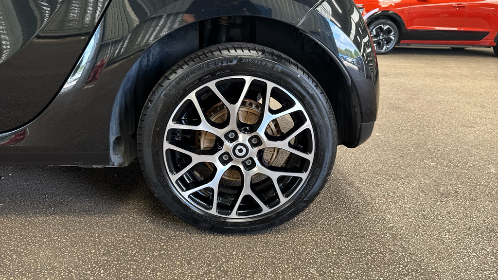 Smart Forfour 60Kw Eq Exclusive 17Kwh 22Kwch Red #18