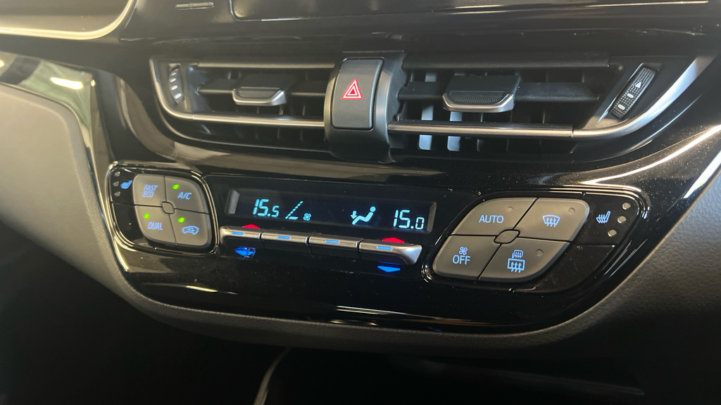 Toyota C-Hr Dynamic White #37