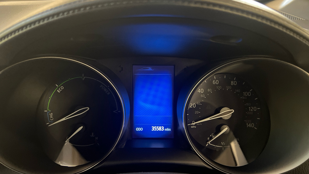 Toyota C-Hr Dynamic White #16