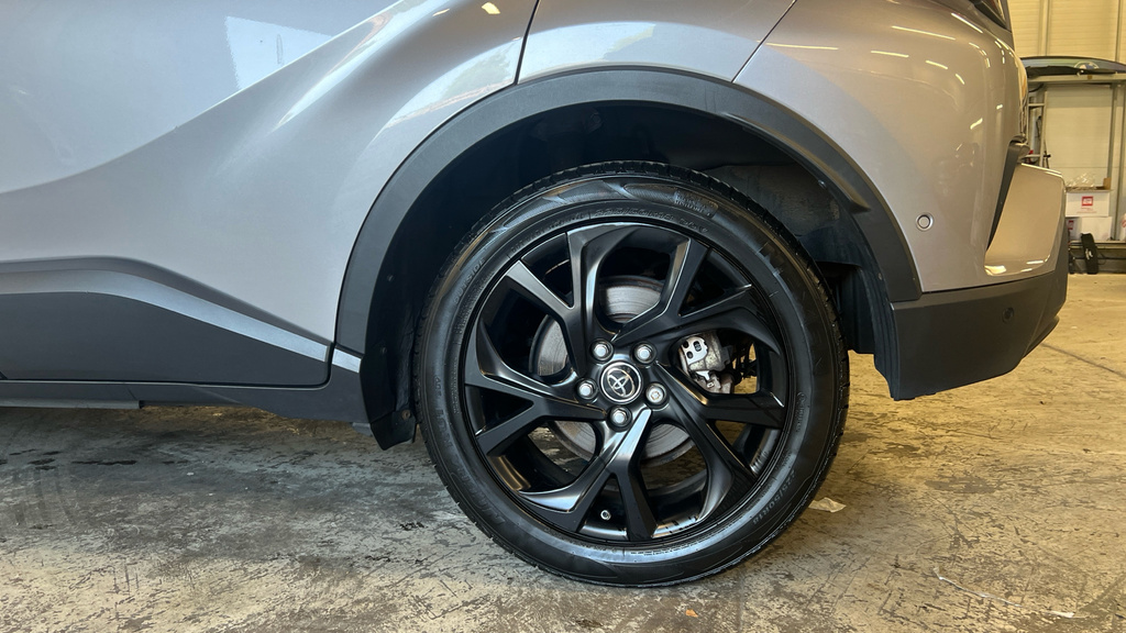 Toyota C-Hr Dynamic White #20