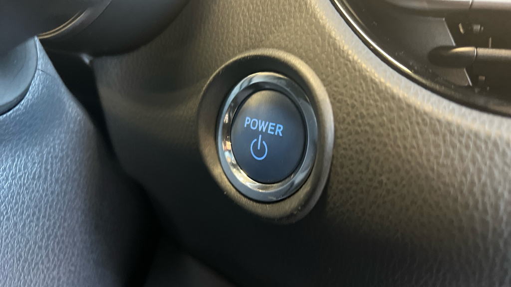 Toyota C-Hr Dynamic White #34