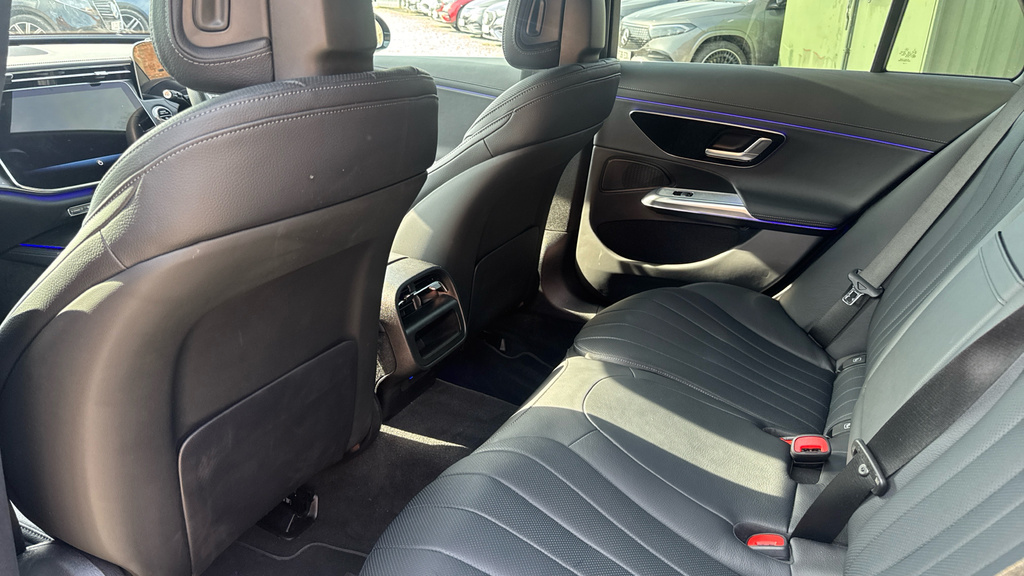 Mercedes-Benz E Class E300de Urban Edition 9G-tronic  #17