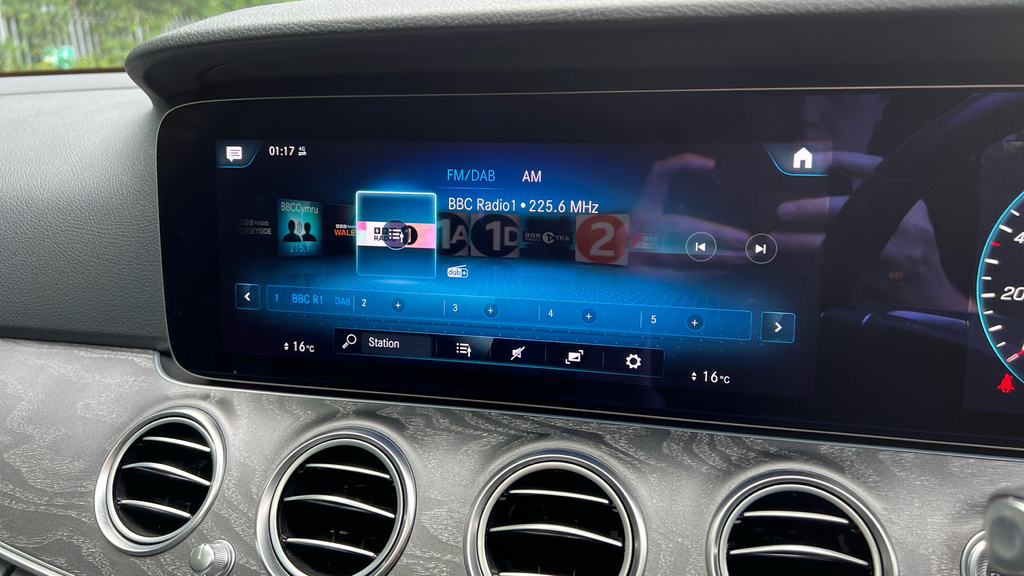 Mercedes-Benz E Class E220d 200 Amg Line 9G-tronic Blue #17