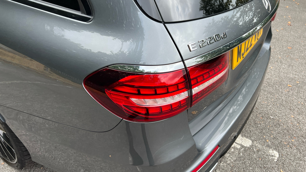 Mercedes-Benz E Class E220d 200 Amg Line 9G-tronic Blue #31