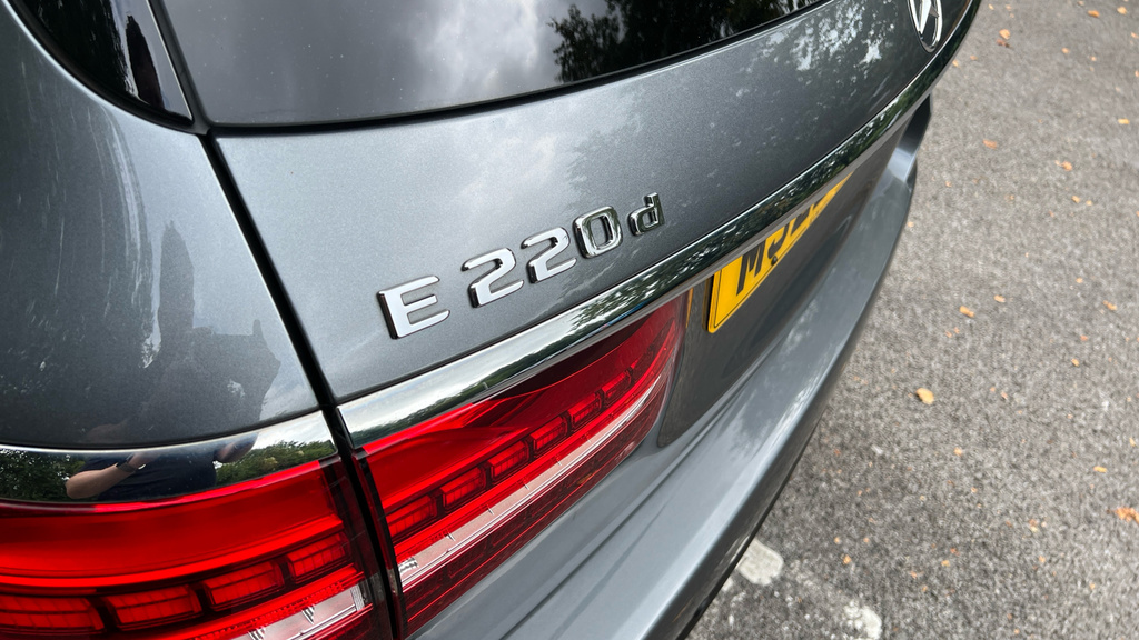 Mercedes-Benz E Class E220d 200 Amg Line 9G-tronic Blue #32