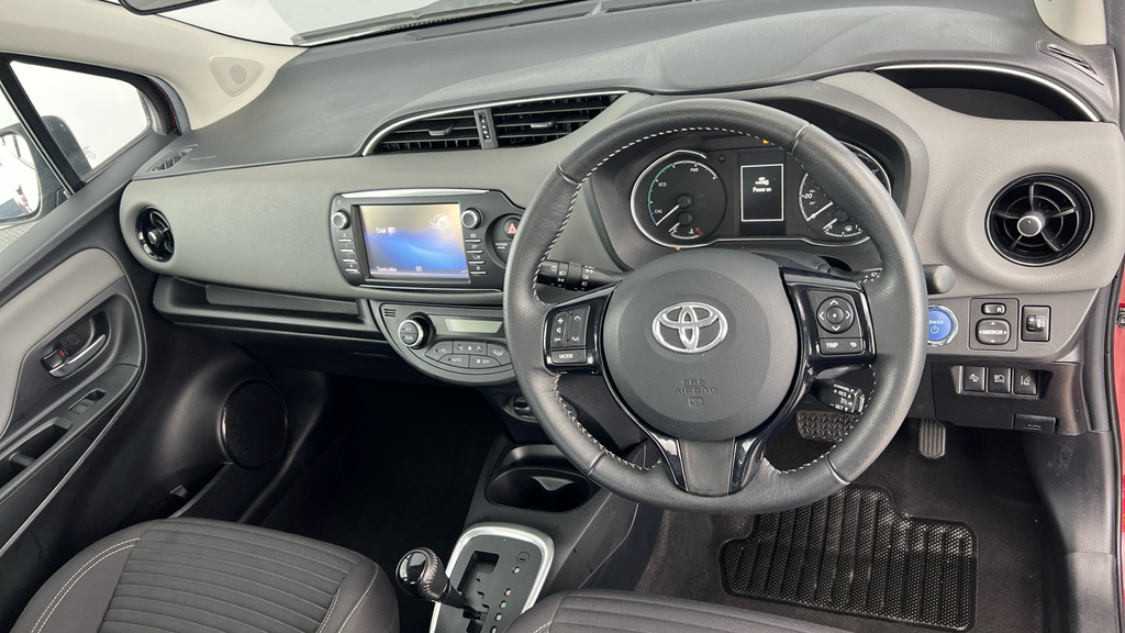 Toyota Yaris Hatchback White #9