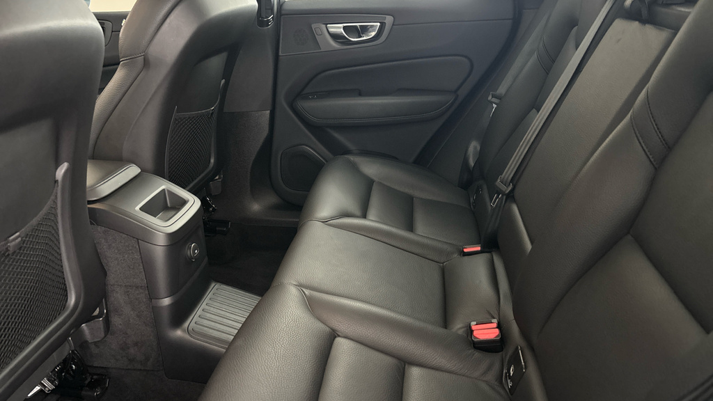 Volvo XC60 Inscription Silver #16