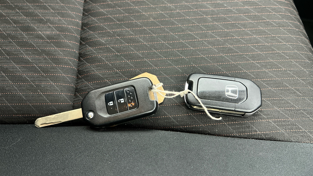 Honda Jazz 1.3 I-vtec S Silver #30