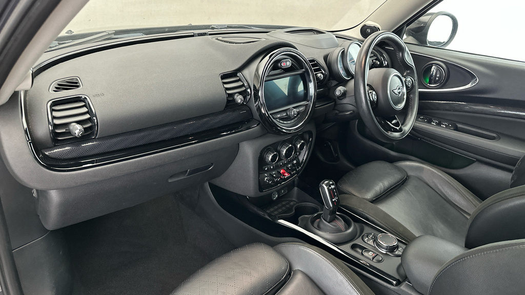 Mini Clubman Cooper Red #13