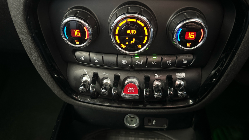 Mini Clubman Cooper Red #18