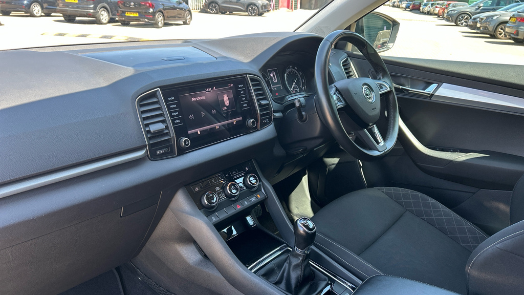 Skoda Karoq 1.0 Tsi Se Technology Blue #10