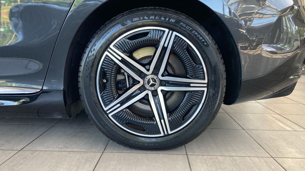 Mercedes-Benz EQE Suv Black #18