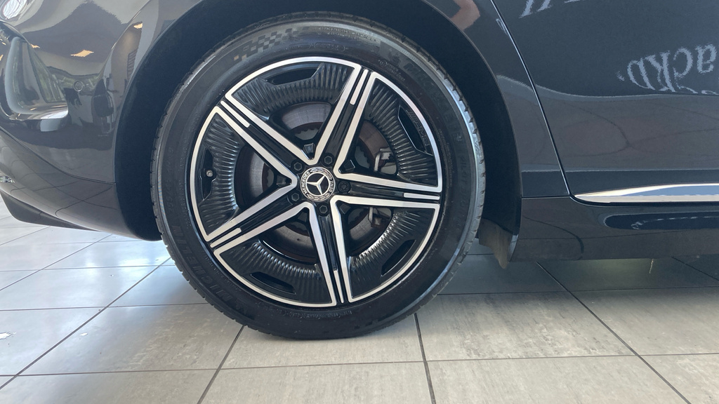 Mercedes-Benz EQE Suv Black #19
