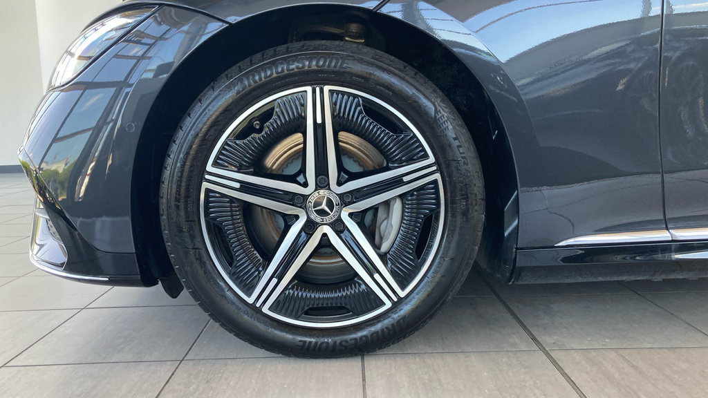 Mercedes-Benz EQE Suv Black #17