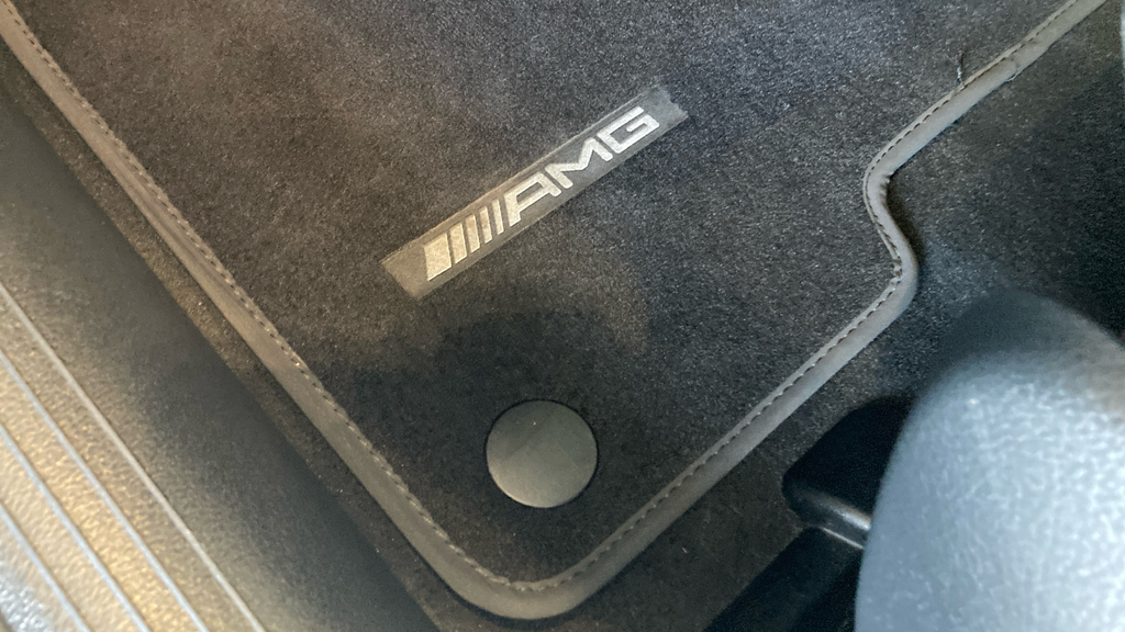 Mercedes-Benz EQE Suv Black #36