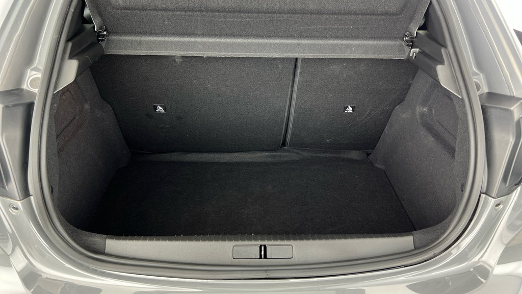 Peugeot 208 Hatchback White #20