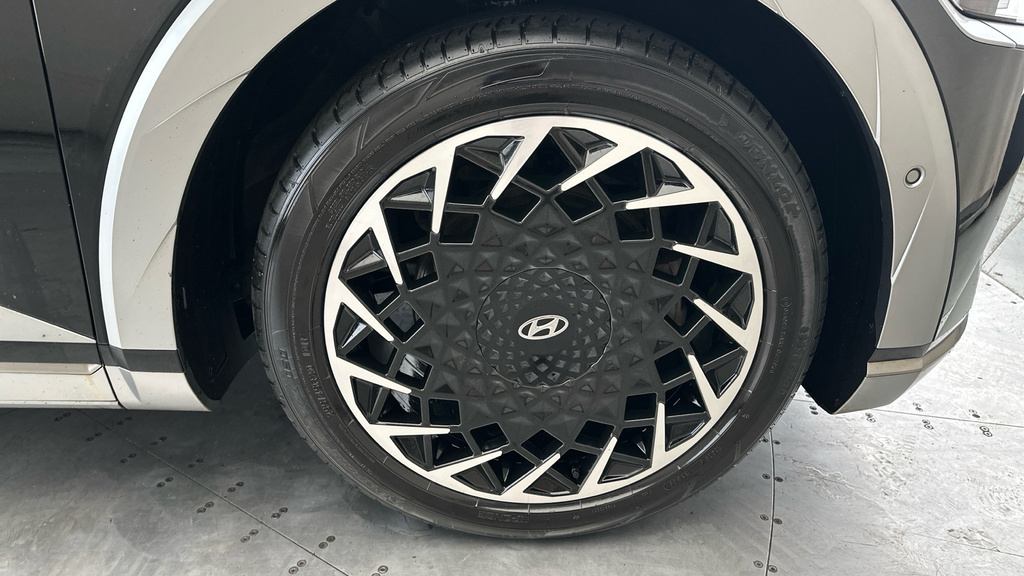 Hyundai Ioniq 5 Hatchback Green #26