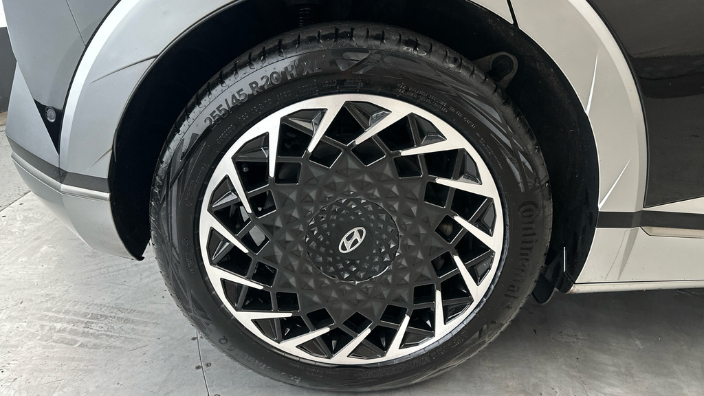 Hyundai Ioniq 5 Hatchback Green #25
