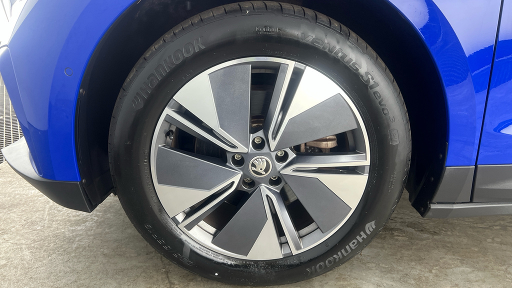 Skoda ENYAQ 80 Black #26