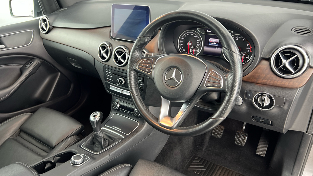 Mercedes-Benz B Class B 200 Amg Line Premium D Black #9