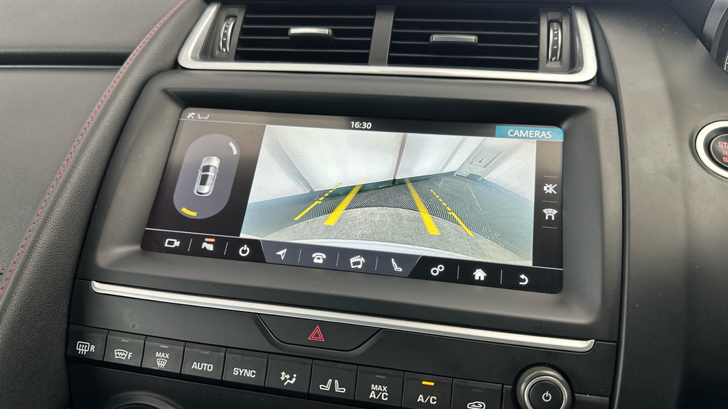 Jaguar E-Pace 2.0D R-dynamic 2Wd Black #18