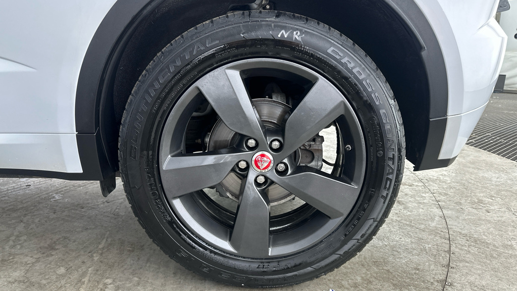 Jaguar E-Pace 2.0D R-dynamic 2Wd Black #26