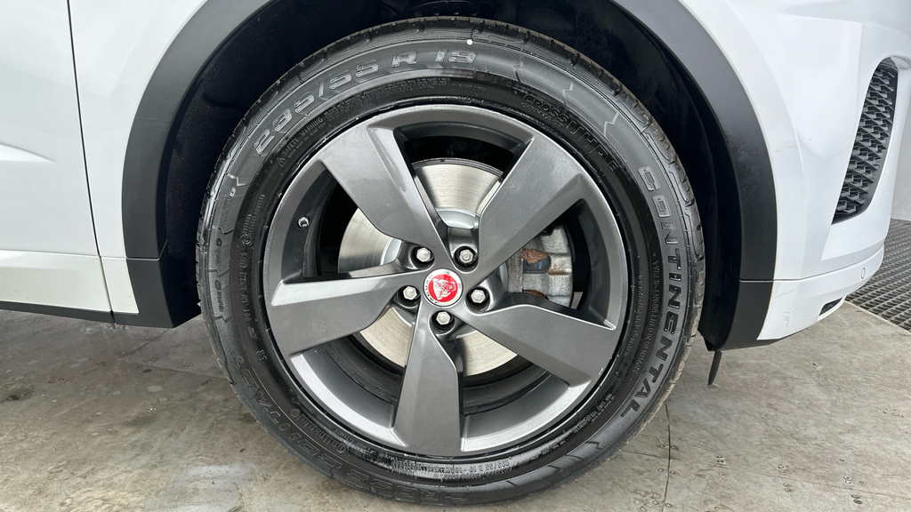 Jaguar E-Pace 2.0D R-dynamic 2Wd Black #28