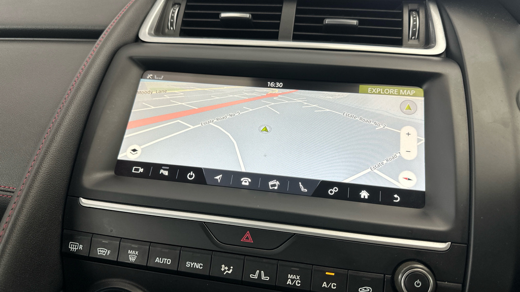 Jaguar E-Pace 2.0D R-dynamic 2Wd Black #17