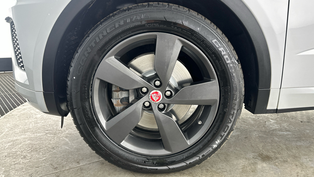 Jaguar E-Pace 2.0D R-dynamic 2Wd Black #25