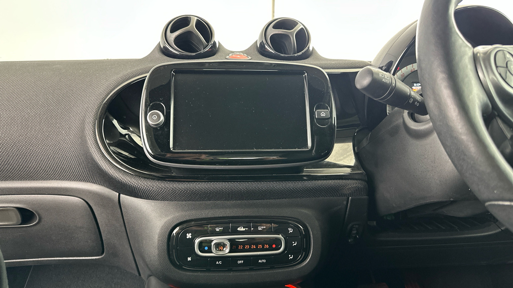 Smart Fortwo Coupe Eq Fortwo Exclusive Black #16