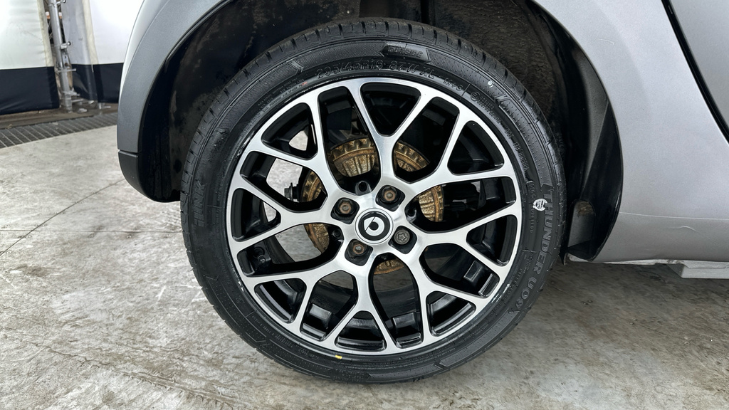 Smart Fortwo Coupe Eq Fortwo Exclusive Black #25