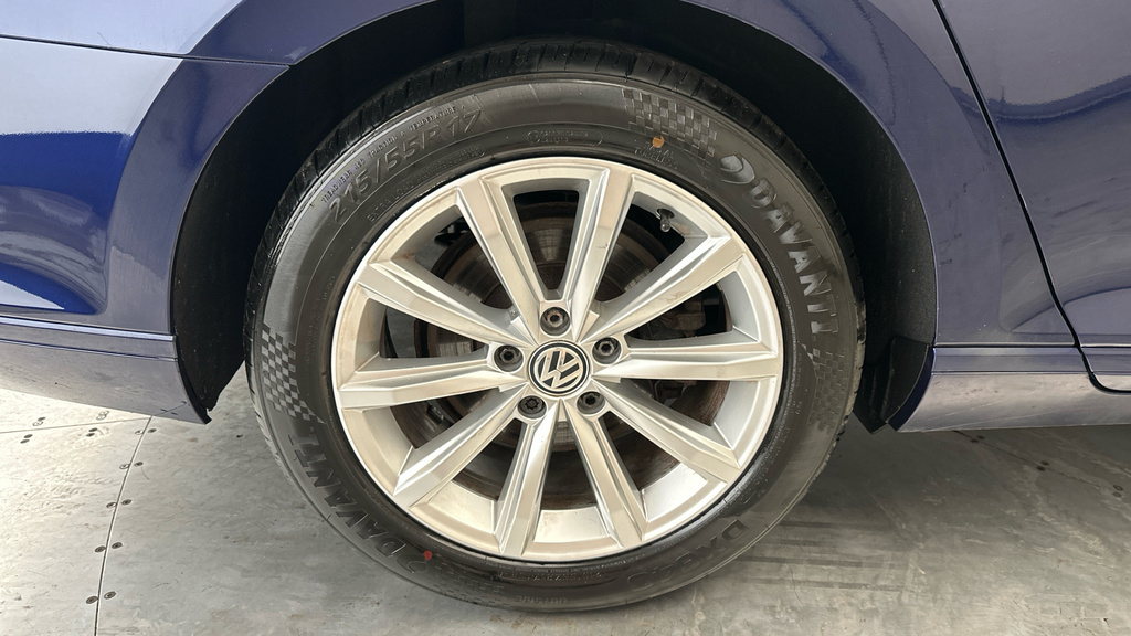 Volkswagen Passat 1.4L Gte Advance White #24