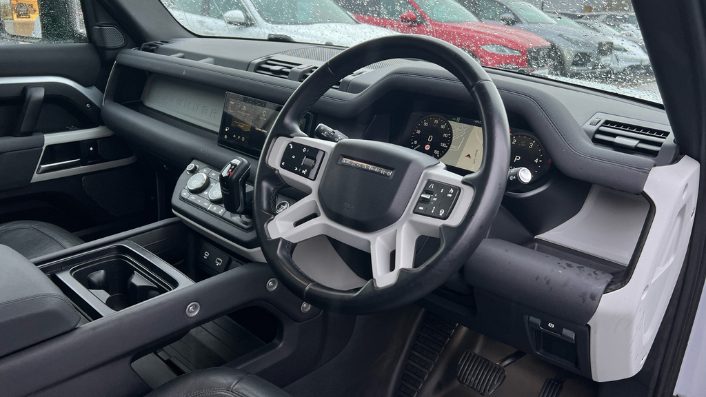 Land Rover Defender D300 Hse Black #5