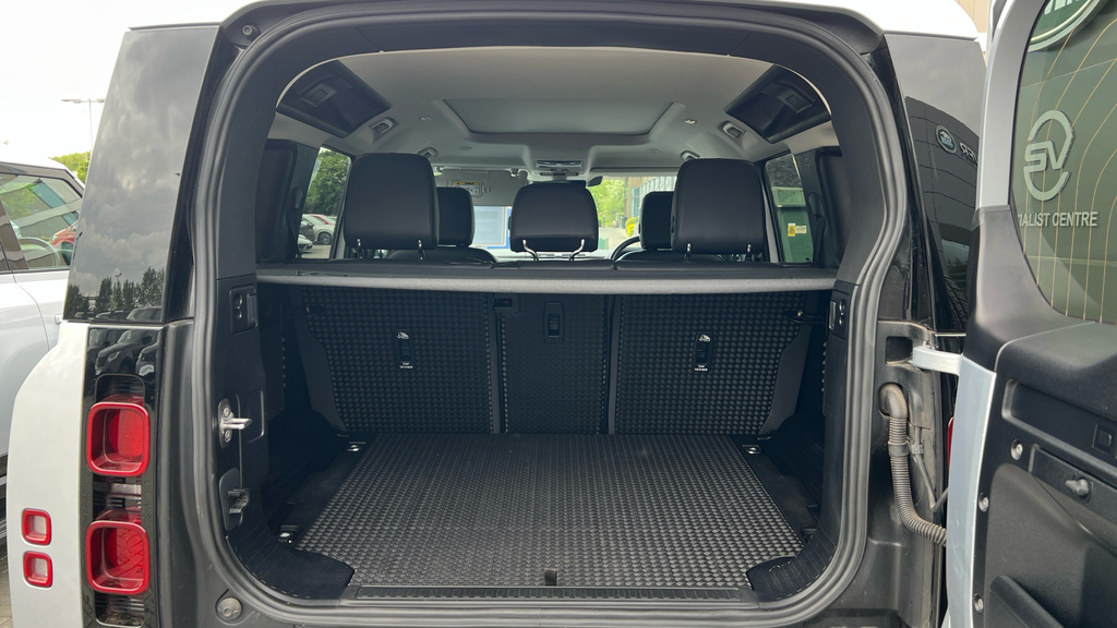 Land Rover Defender D300 Hse Black #53