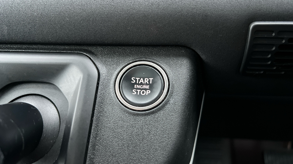 Land Rover Defender D300 Hse Black #19