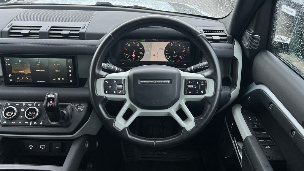 Land Rover Defender D300 Hse Black #22