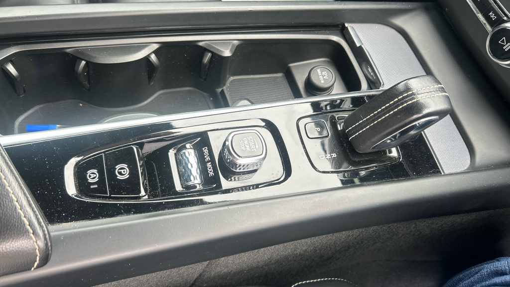 Volvo XC60 T8 Twin Engine Awd Inscription Pro Silver #30