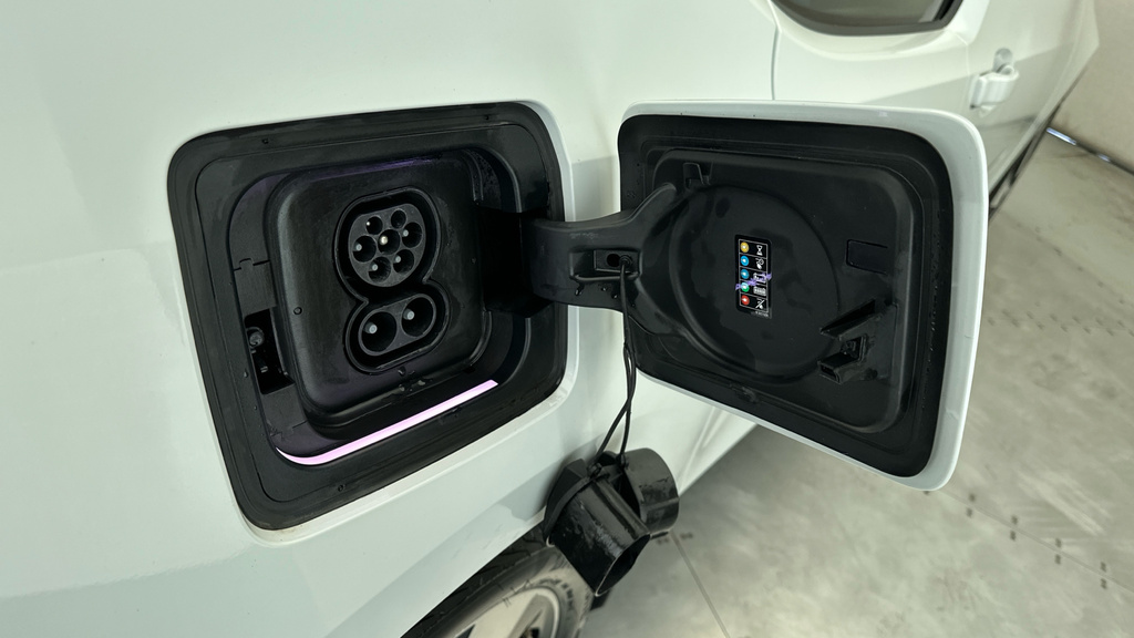 BMW i3 I3s 120Ah 181 Bhp Black #25