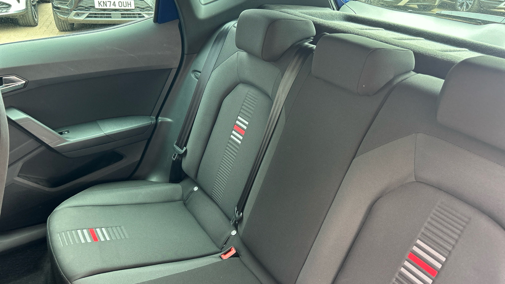 Seat Arona 1.5 Tsi Evo Fr Ez Red #21