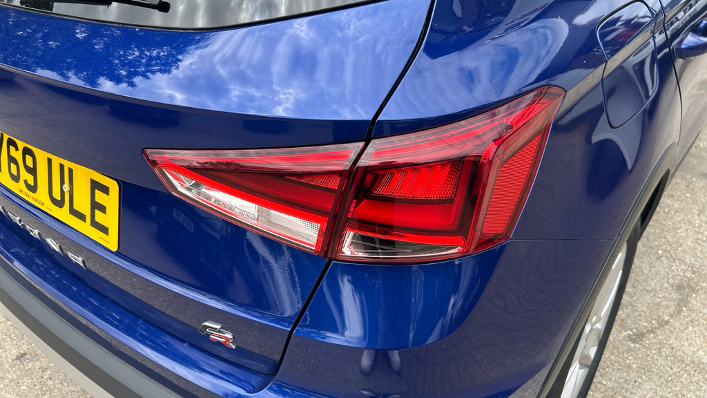 Seat Arona 1.5 Tsi Evo Fr Ez Red #31